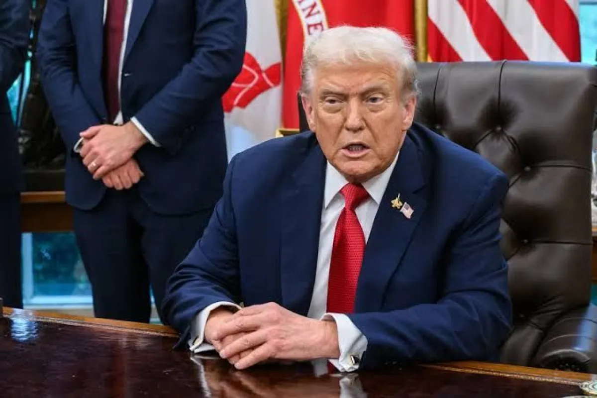 ترامب: إيران طلبت وقف الهجمات.. ولا تهدئة قبل فتح مضيق هرمز