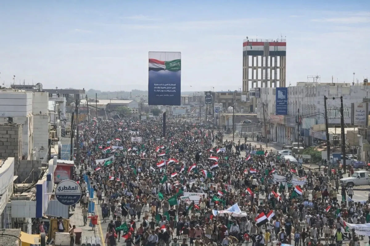 حشود المخا.. الساحل الغربي ينهض من كارثة السيول ليقف جوار الأشقاء