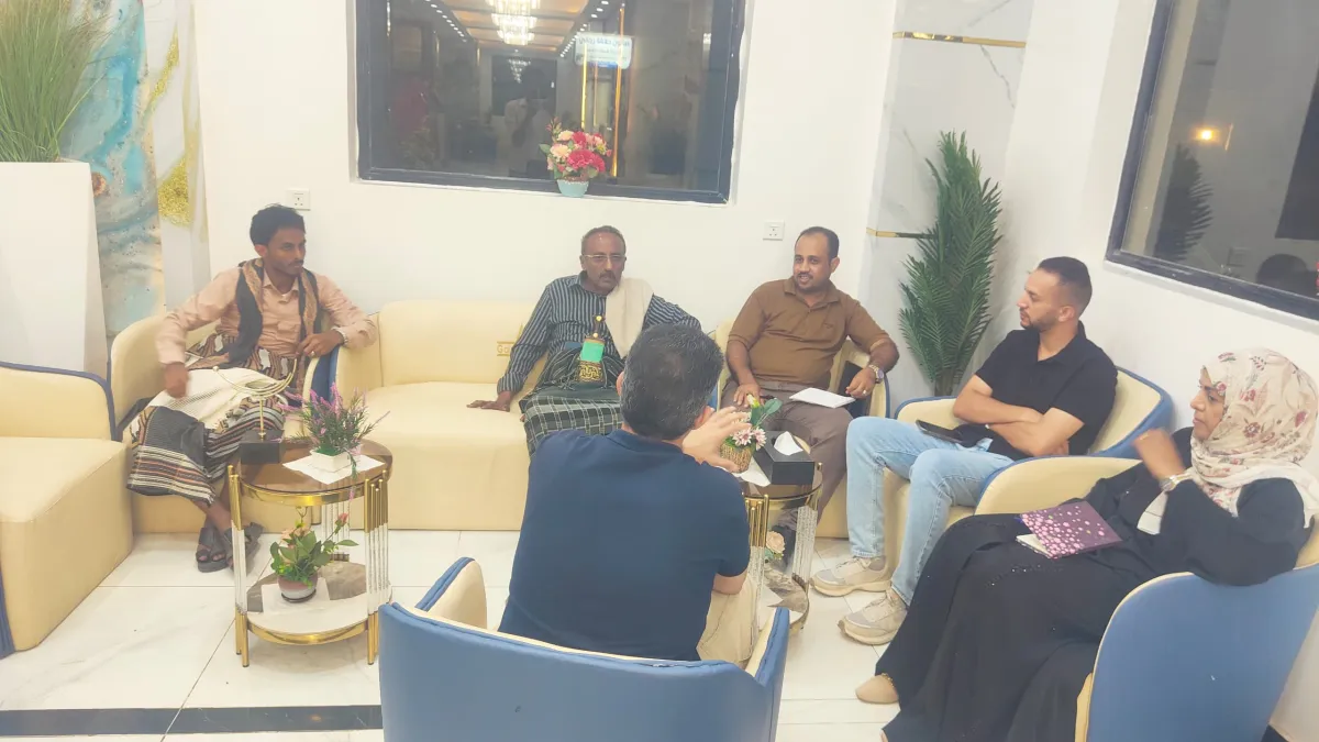 تعز.. مدير عام موزع يبحث مع وفد أممي تداعيات سيول الأمطار التي ضربت المديرية مؤخرًا