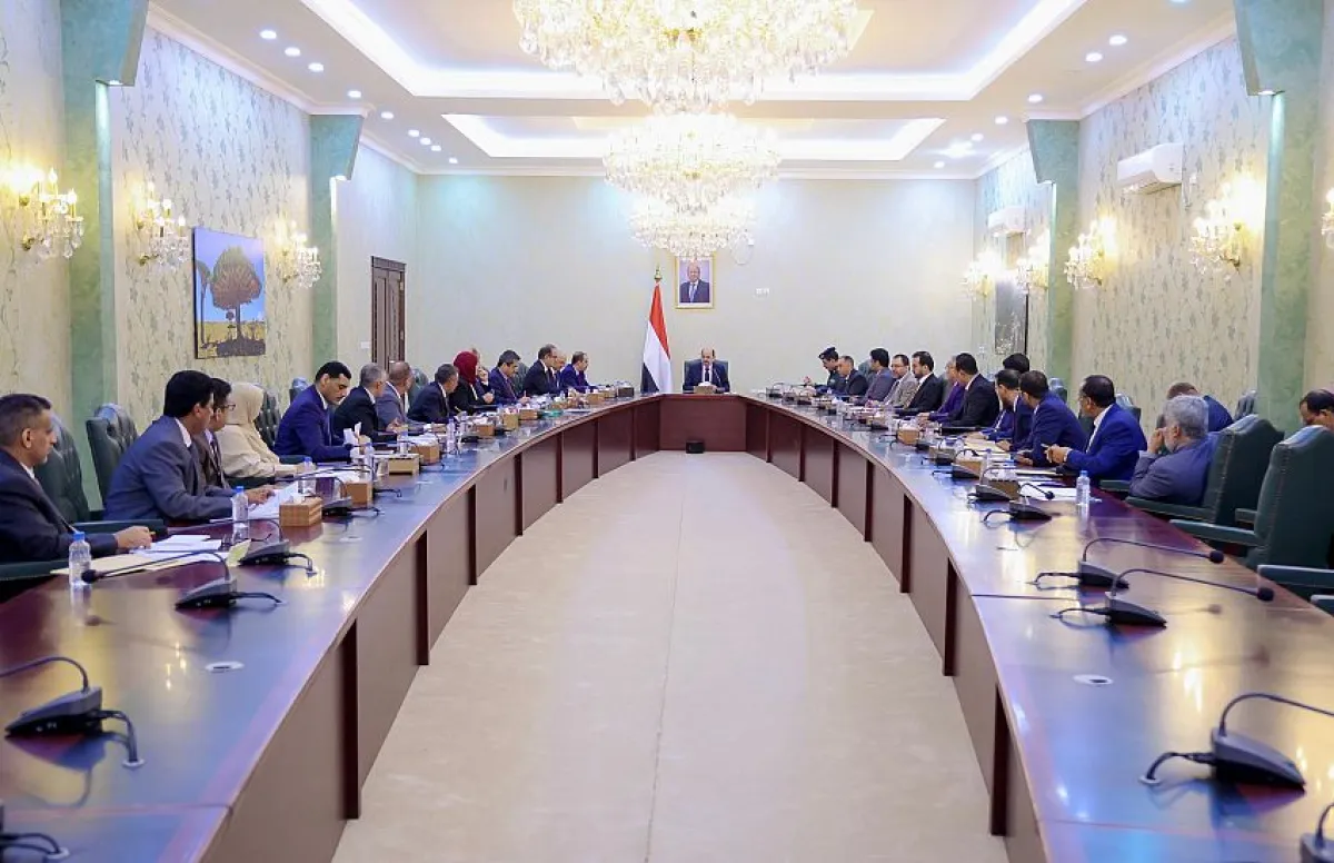 الحكومة تقر إصلاحات مالية لضبط صرف الرواتب وتعزيز الاستدامة