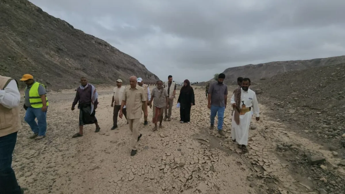 فريق أممي يطّلع على أضرار السيول في ريف المخا ويؤكد استمرار دعم مشاريع الاستصلاح الزراعي