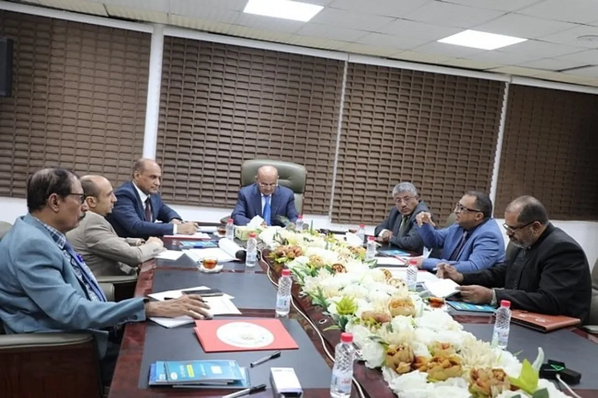 محافظ البنك المركزي يترأس أول اجتماع لمجلس إدارة معهد الدراسات المصرفية بعد إعادة تشكيله في عدن