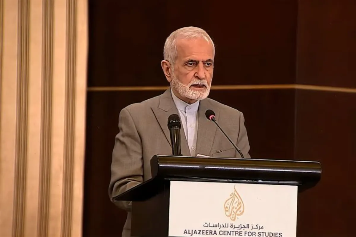 الإعلام الإيراني: وفاة كمال خرازي متأثراً بإصابته في غارة بطهران