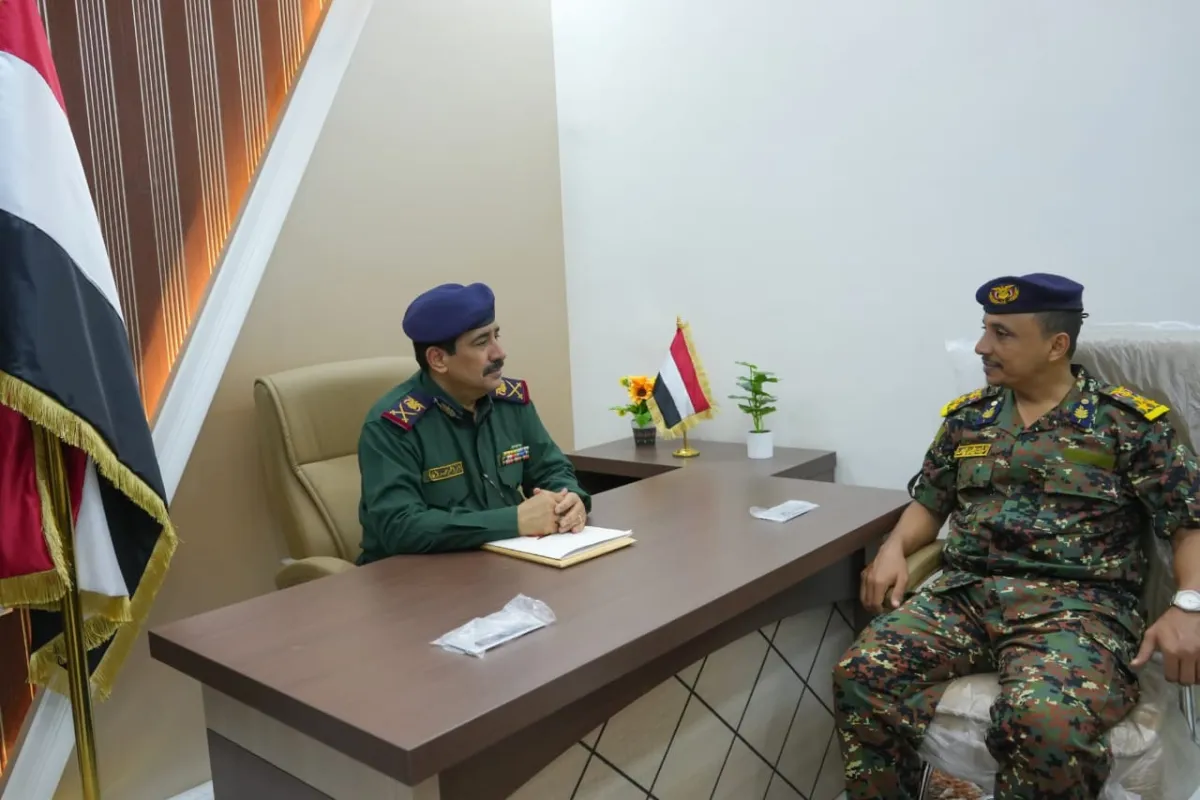 وزير الداخلية يطّلع على الأوضاع الأمنية في محافظة الحديدة