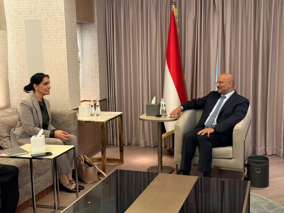 السفيرة البريطانية: أجريت حوارًا بنّاءً مع طارق صالح