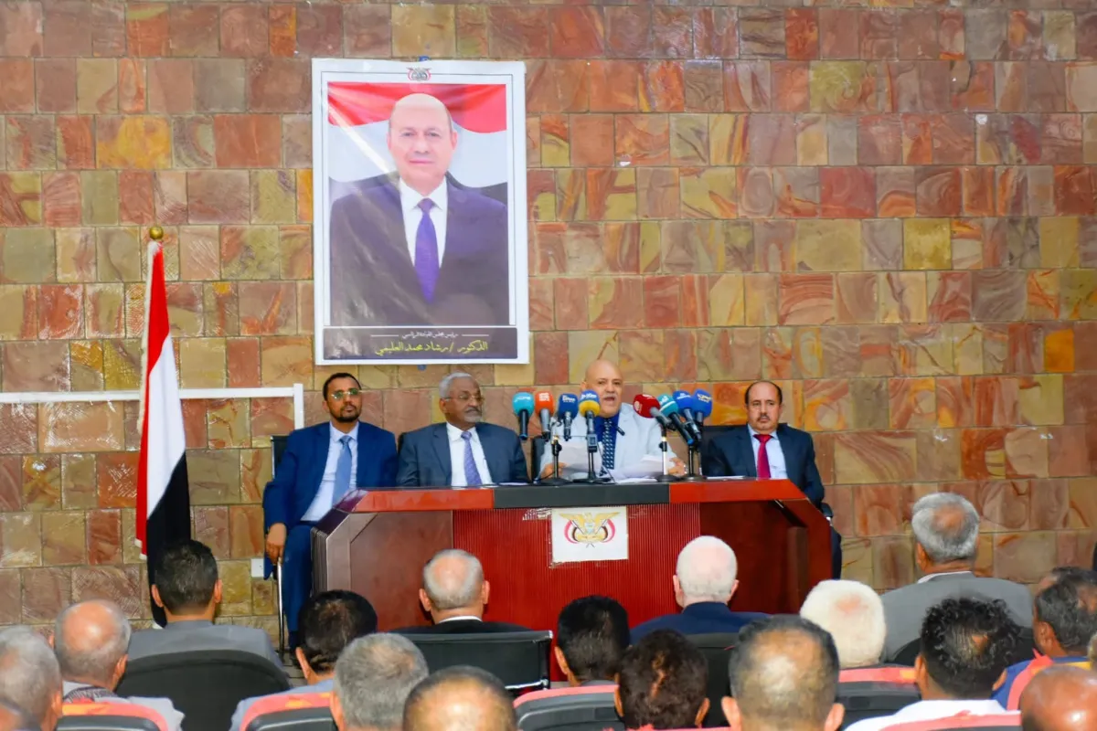 اللجنة الحكومية تعقد اجتماعاً موسعاً في تعز لمناقشة أضرار السيول