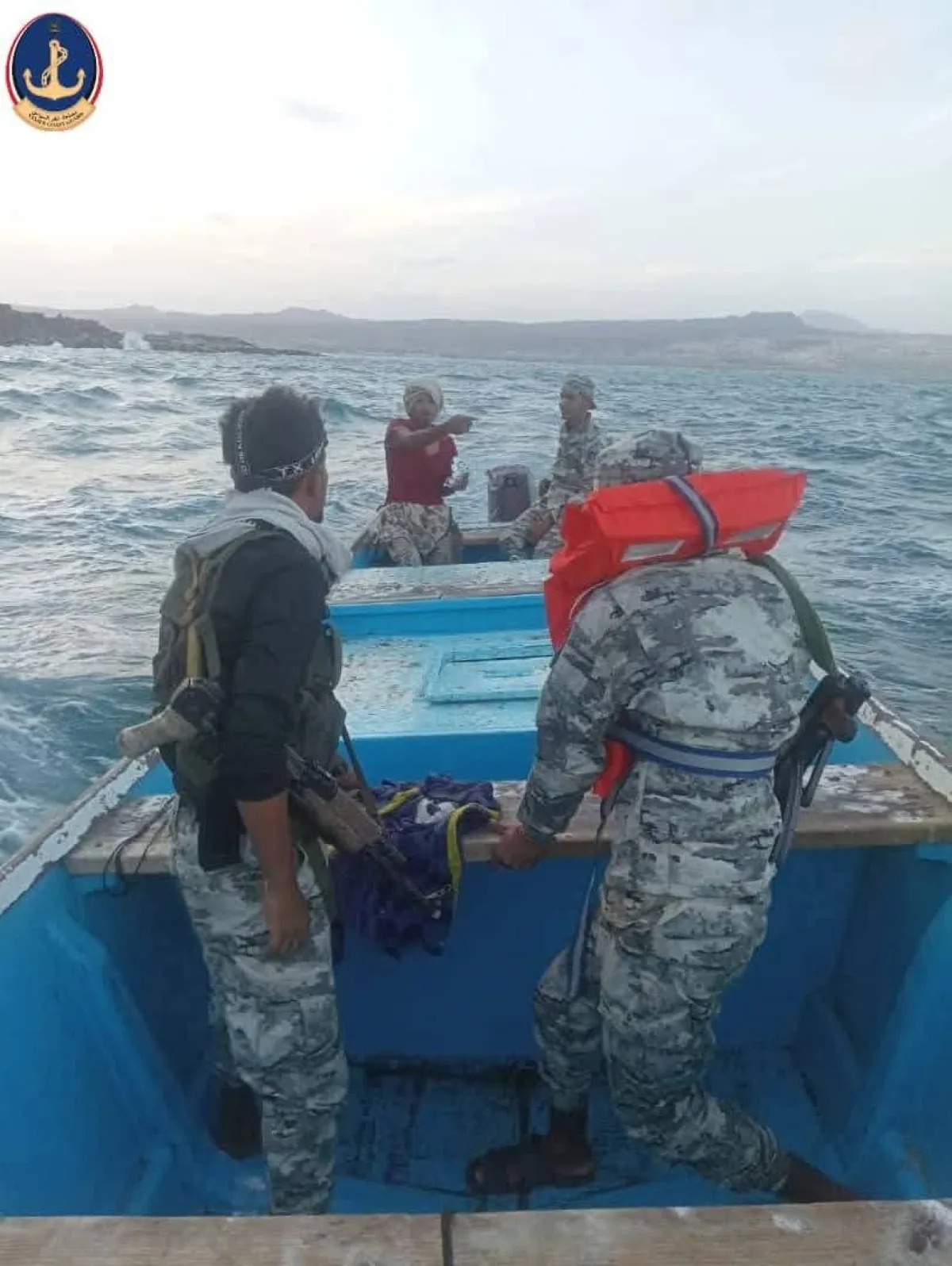 خفر السواحل: استمرار عمليات البحث عن صيادَين مفقودَين قبالة سواحل شبوة