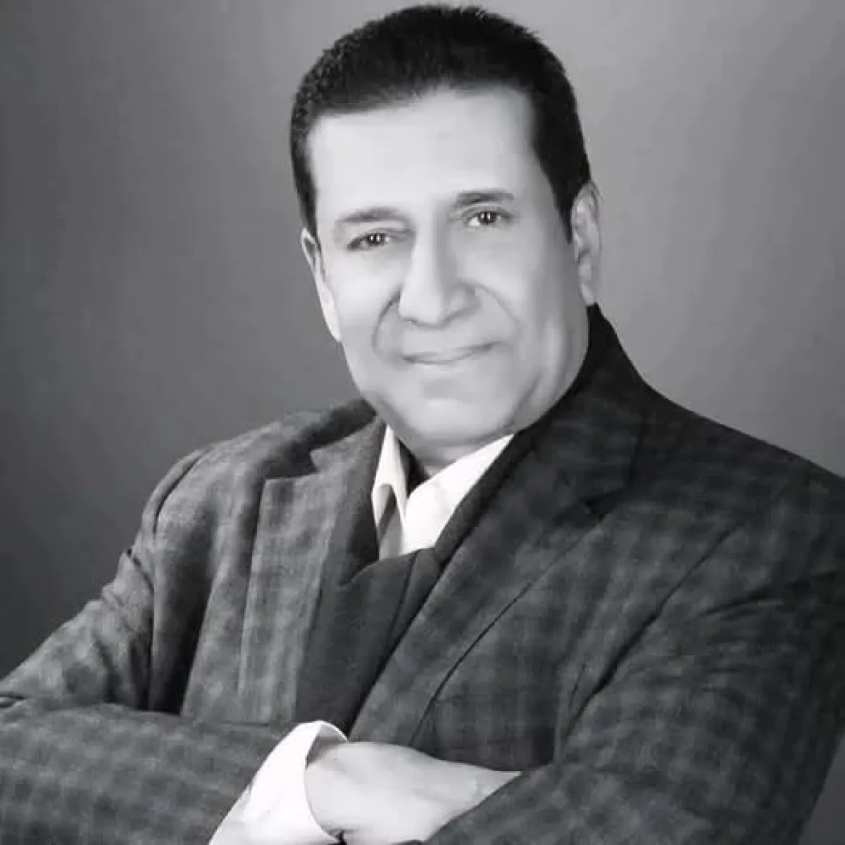 رئيس دائرة الإعلام والثقافة يعزي بوفاة الفنان الكبير عبدالرحمن الحداد