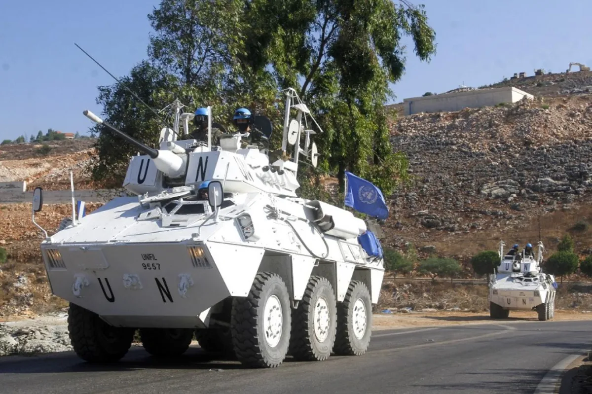 مقتل عسكري فرنسي وإصابة 3 في كمين مسلح على "يونيفيل" جنوب لبنان وماكرون يتهم حزب الله