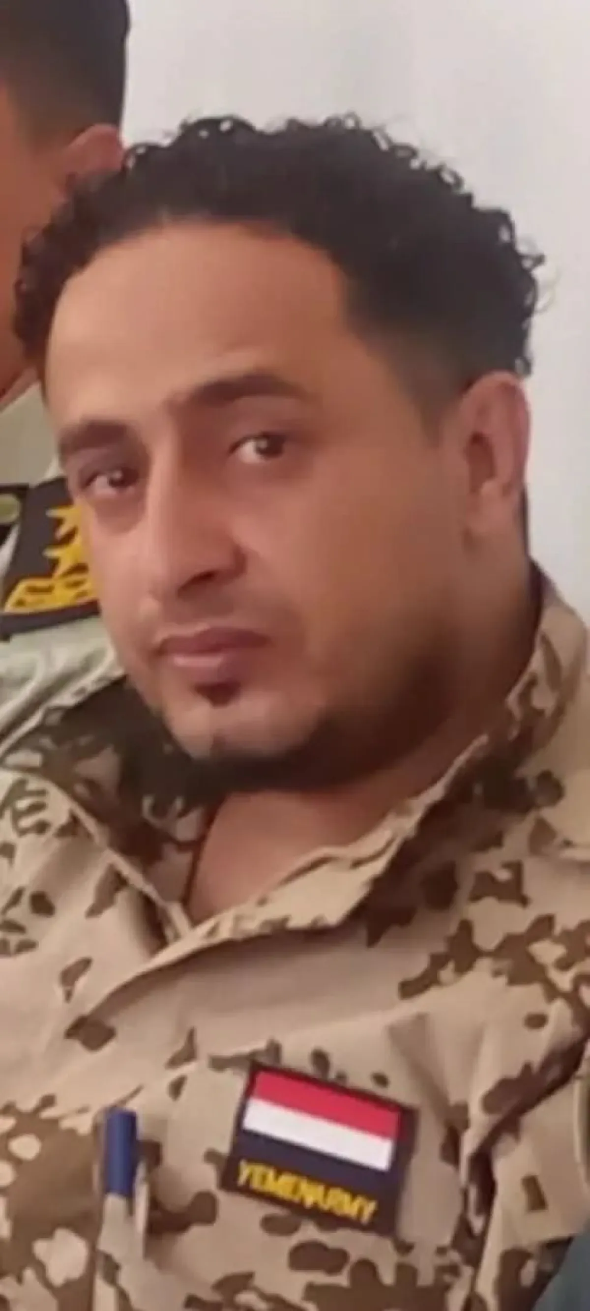 مسلحون مجهولون يغتالون ضابطًا في تعز