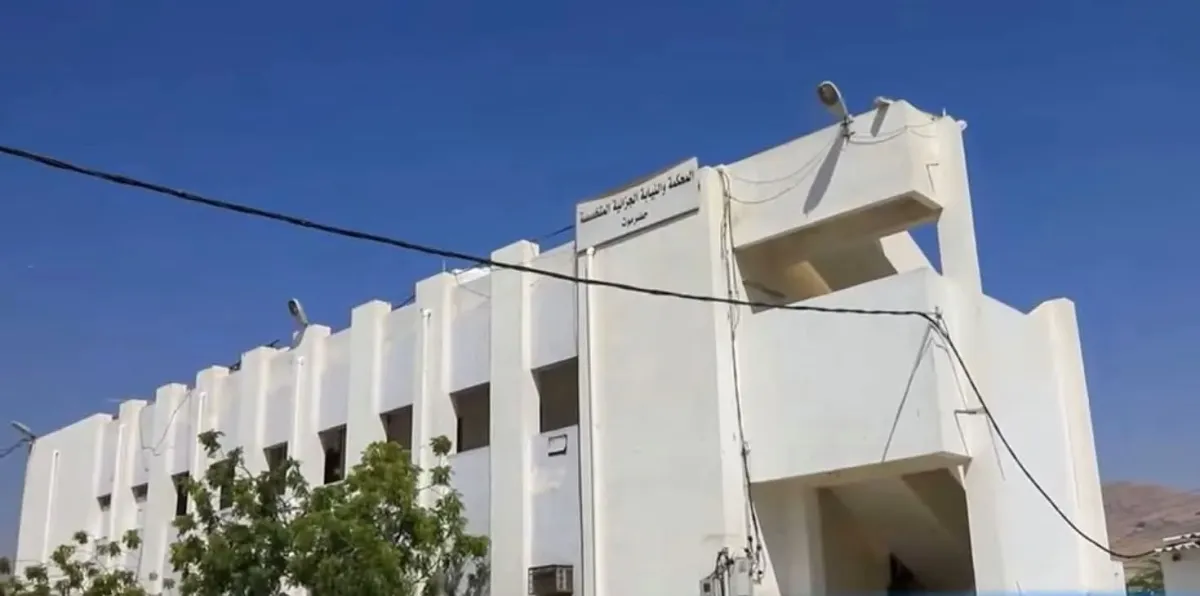 جزائية حضرموت تقضي بسجن 5 مدانين باختطاف 14 طفلًا لمدد تصل إلى 50 عامًا