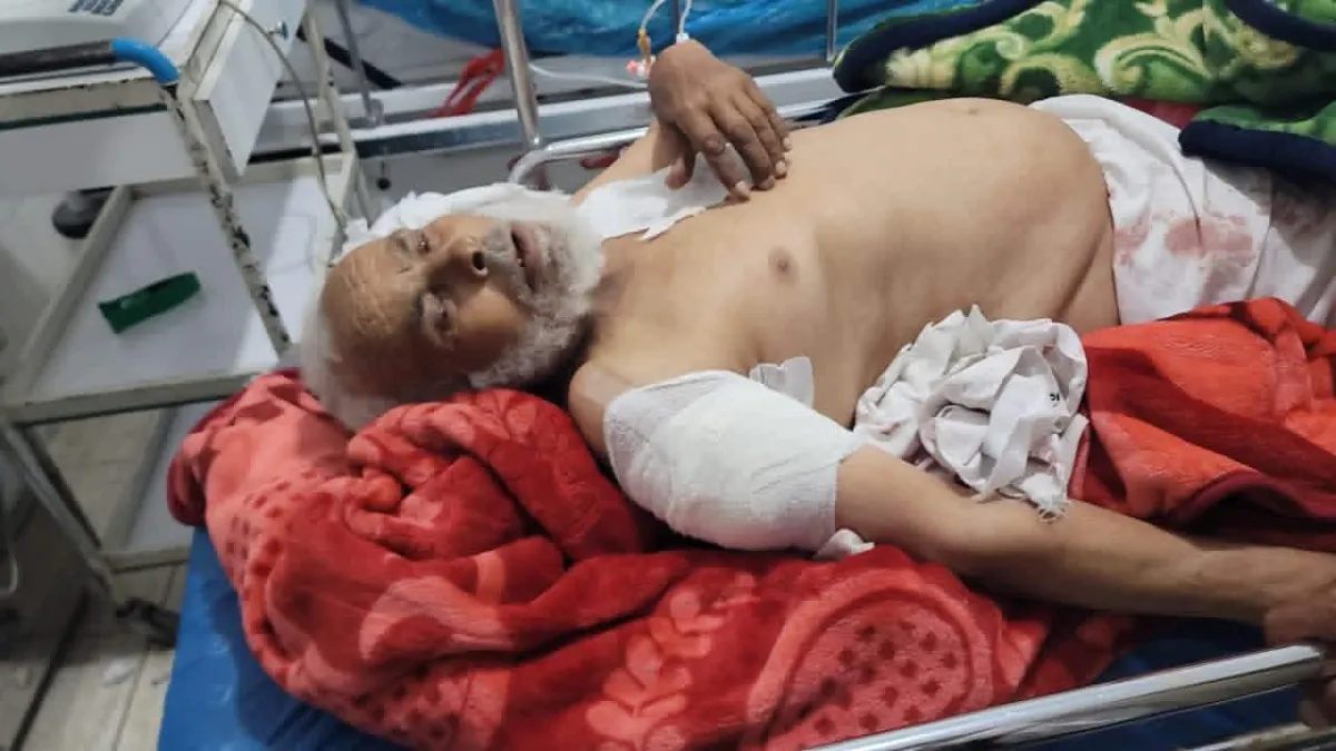 قيادي حوثي يطعن إمام مسجد مسنًا أثناء الصلاة جنوب شرق صنعاء