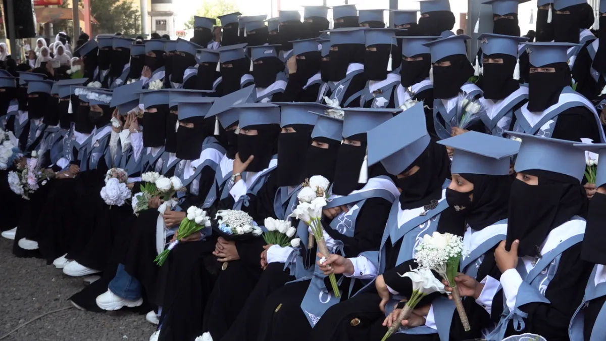 مدرسة الزهراء بالمخا تحتفي بتخريج الدفعة 28 من الثانوية العامة