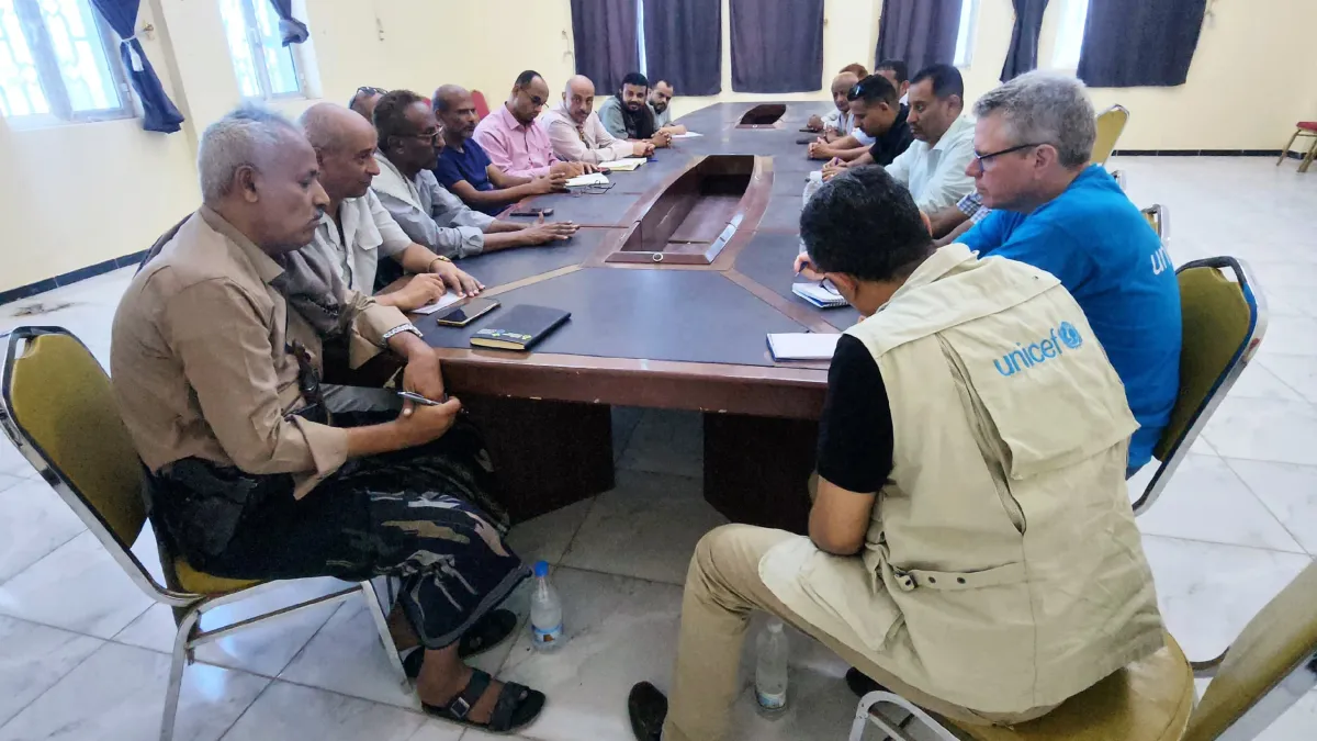 المخا.. مناقشة تدخلات اليونيسف لتعزيز مشاريع المياه في المديريات الساحلية بتعز