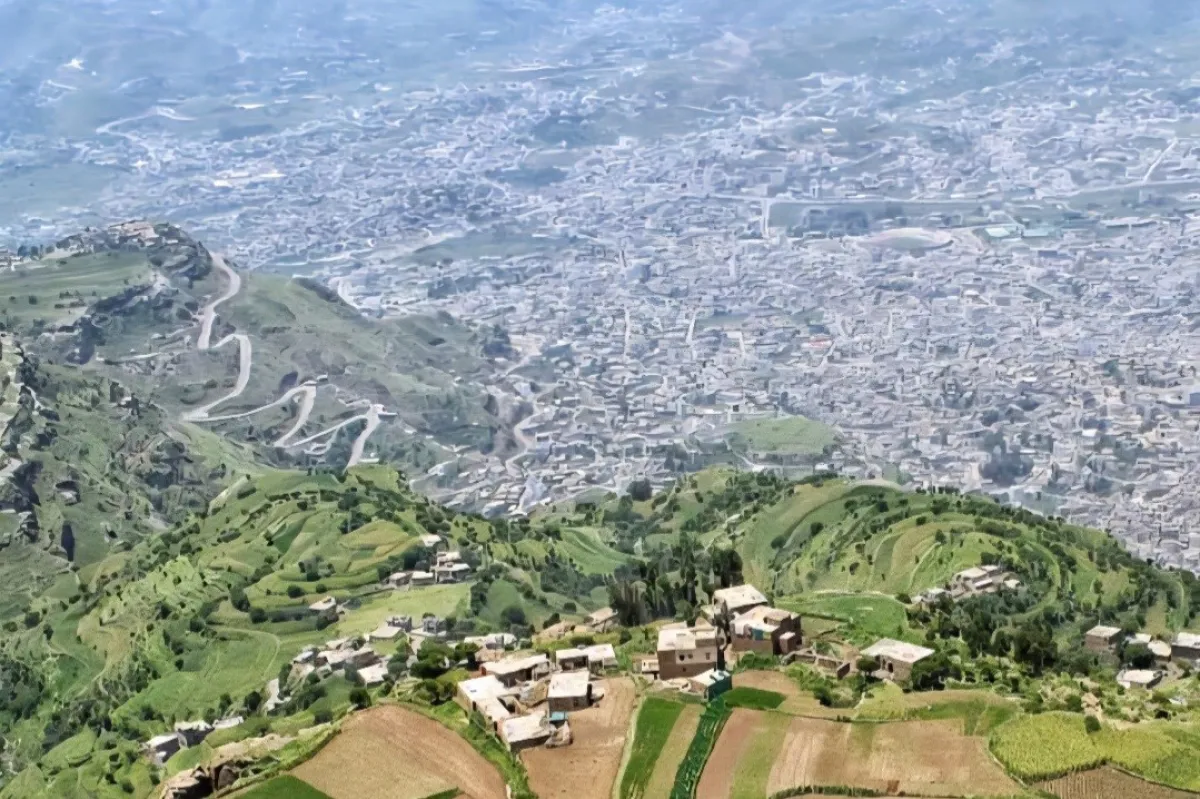 مليشيا الحوثي تمنع أهالي في إب من الوصول إلى أراضيهم وتطلق النار لتفريقهم