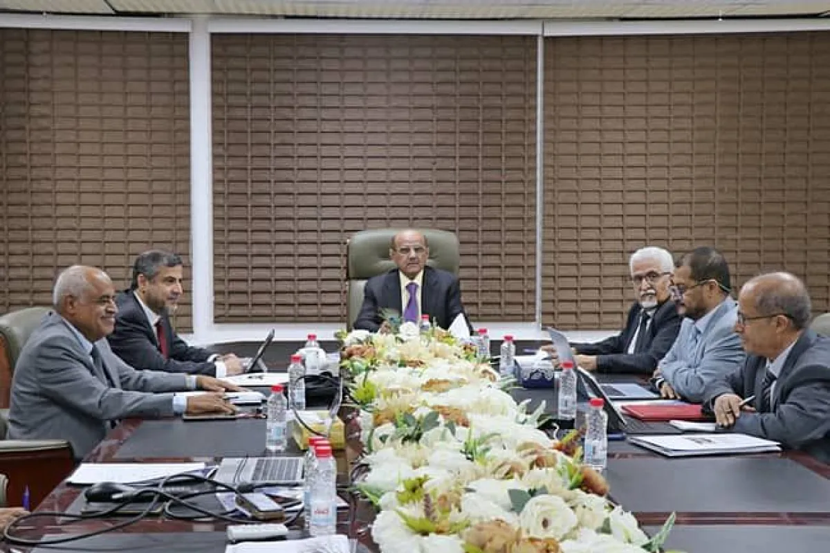 المركزي اليمني يؤكد استمرار السياسات النقدية الاحترازية ويستعرض الإصلاحات والتعاون الدولي