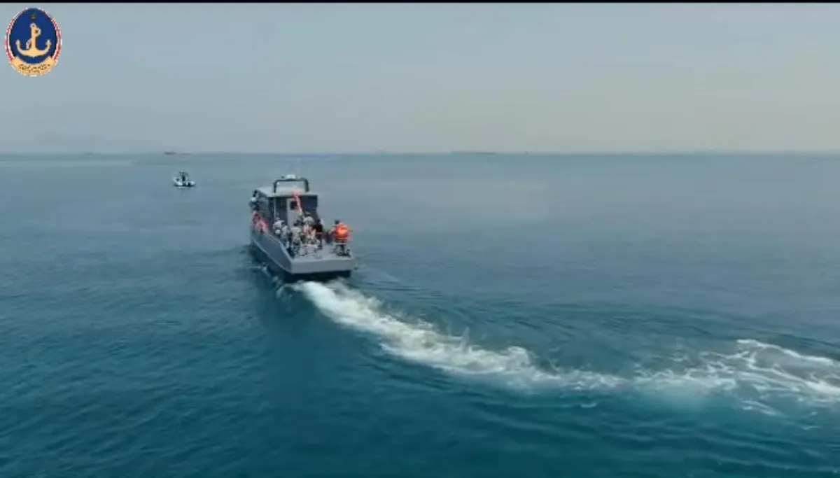 دعم بريطاني يعزز قوات خفر السواحل بزورق اعتراضي