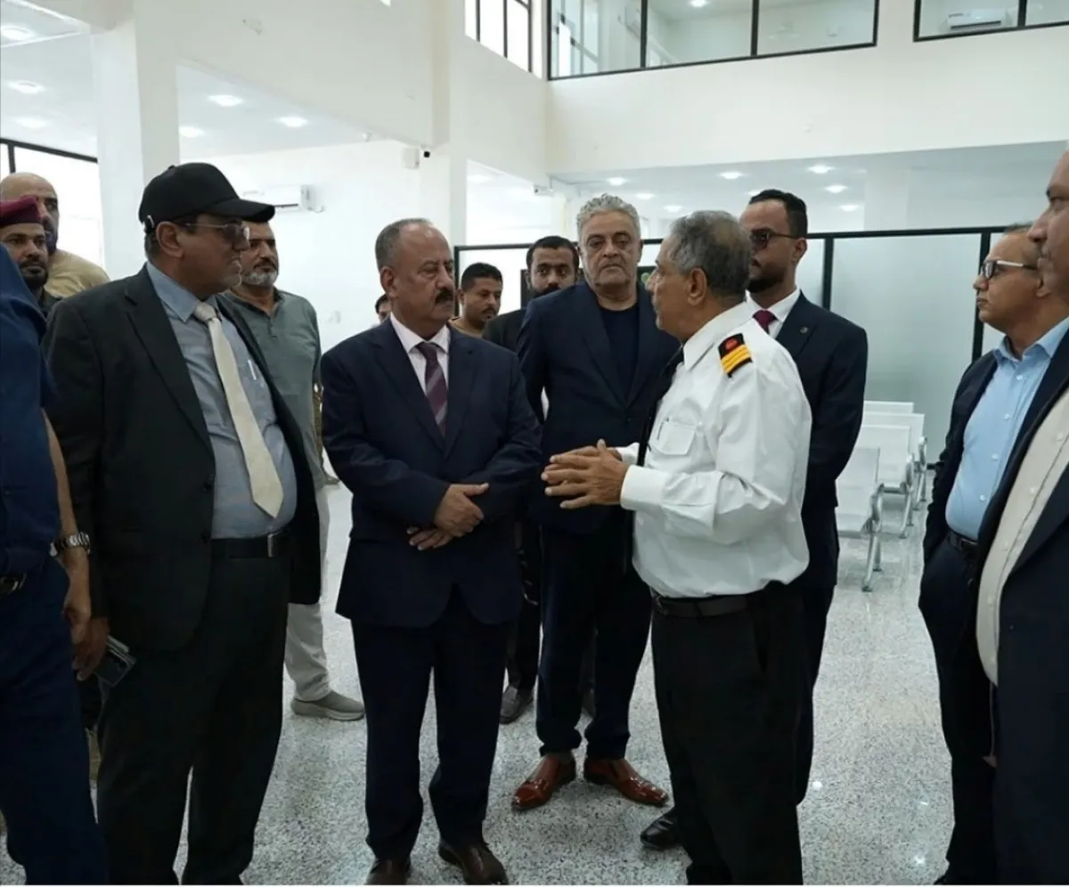 وزير النقل يتفقد مطار المخا الدولي ويشيد بمستوى الإنجاز والتجهيزات
