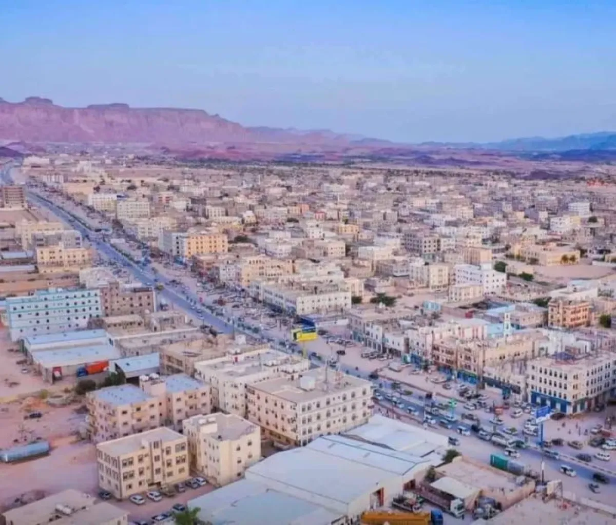 إصابة شاب بطلقة نارية أثناء عبثه بسلاحه في عسيلان شبوة