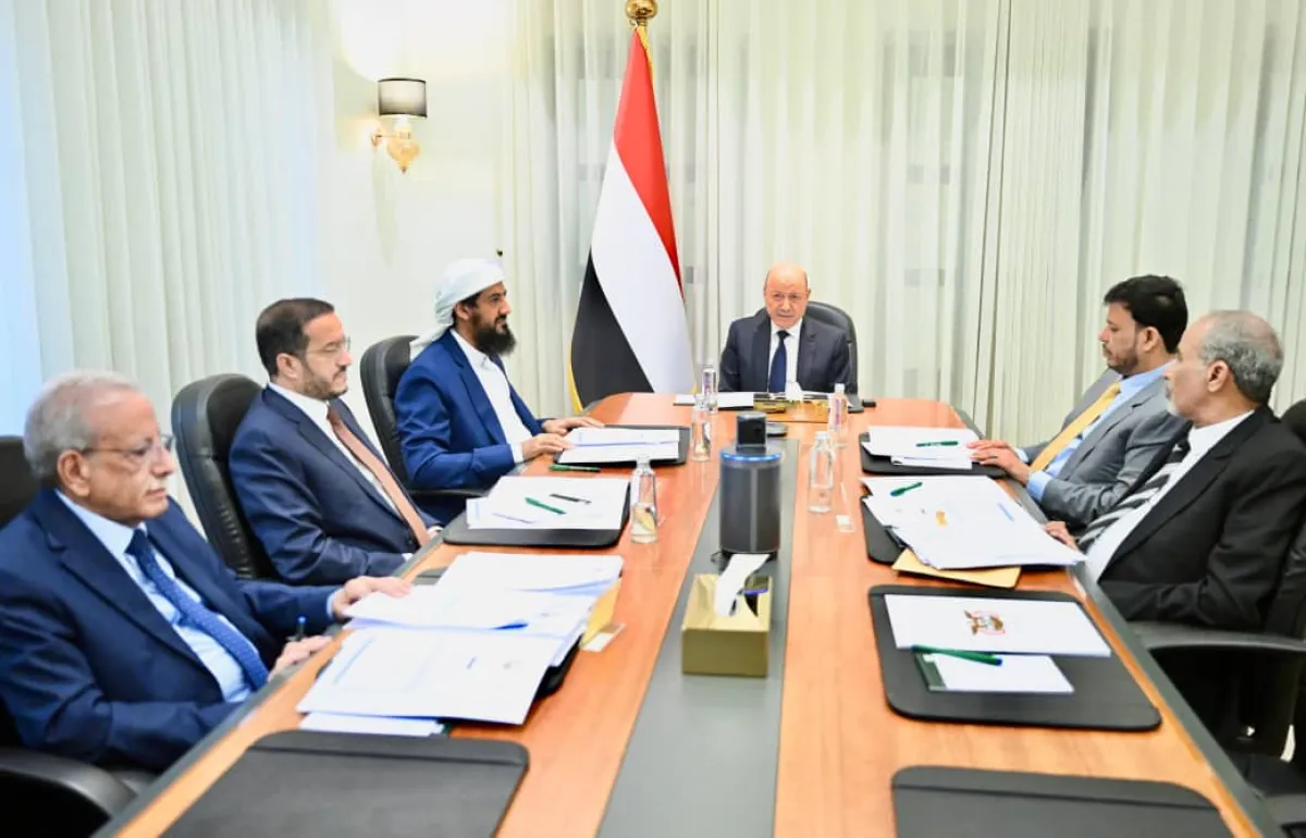 مجلس القيادة يجدد الالتزام بحشد كافة الطاقات نحو معركة استعادة مؤسسات الدولة وتأمين المواطنين