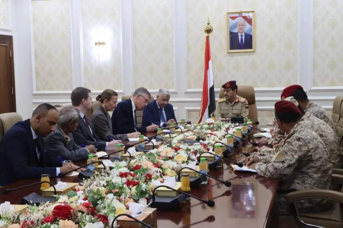وزير الدفاع للأمم المتحدة: مليشيا الحوثي تتحالف مع القاعدة وبقاؤها يشكل "قنبلة موقوتة"