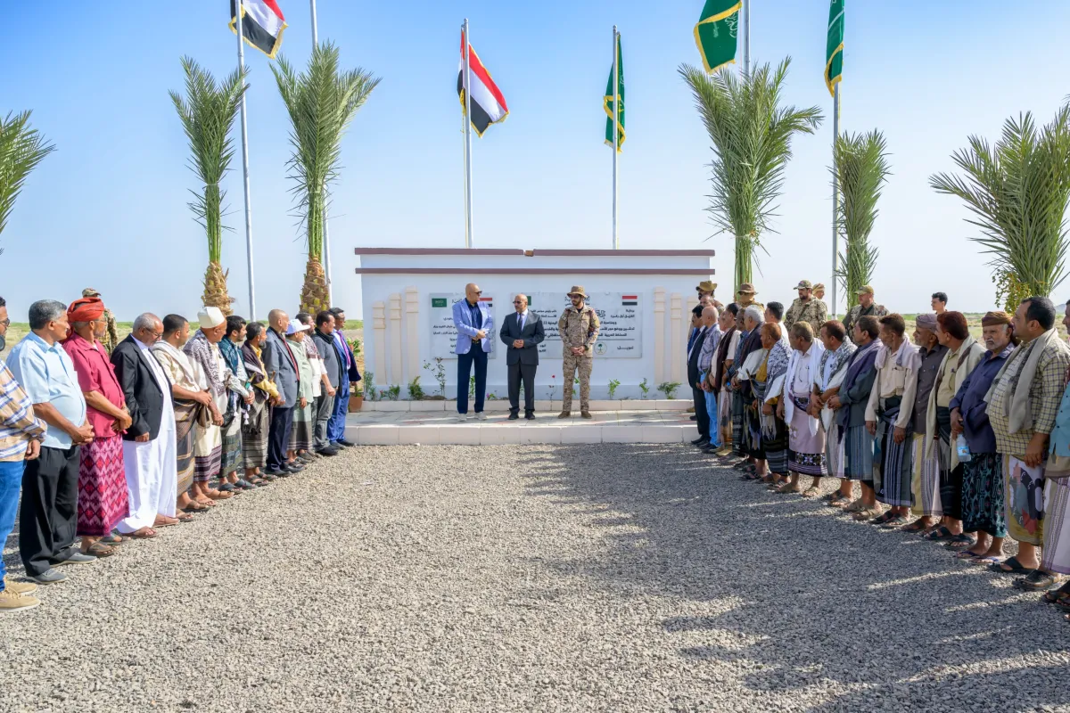 طارق صالح يدشن ويضع حجر الأساس لمشاريع تنموية في الساحل الغربي بدعم سعودي