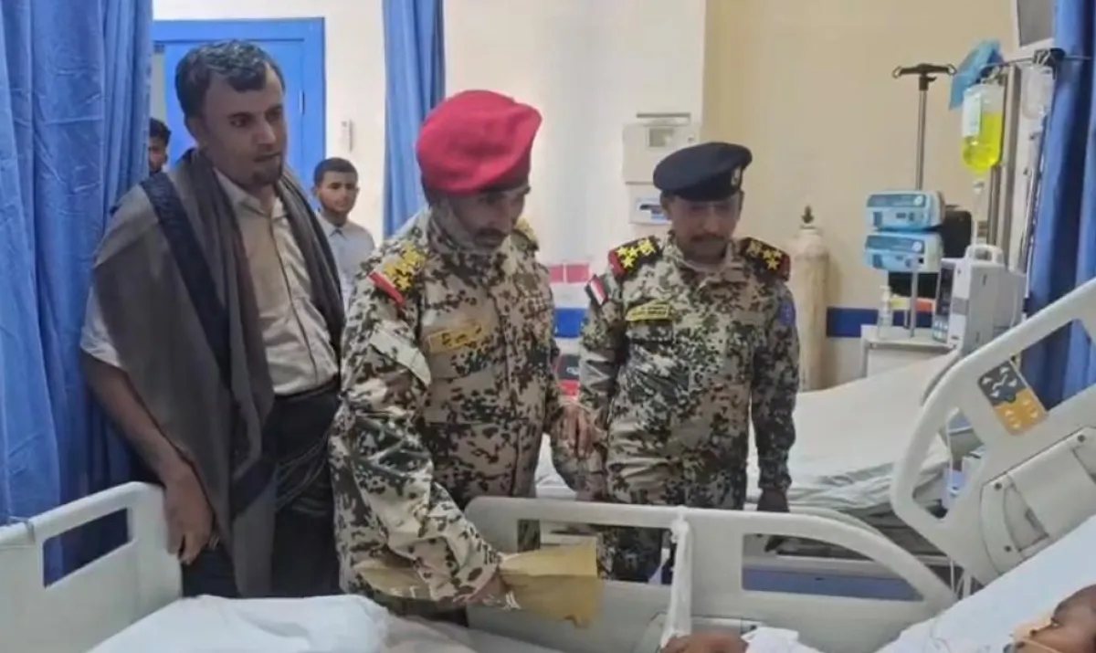 قيادات عسكرية وأمنية تعايد جرحى المقاومة الوطنية في المخا