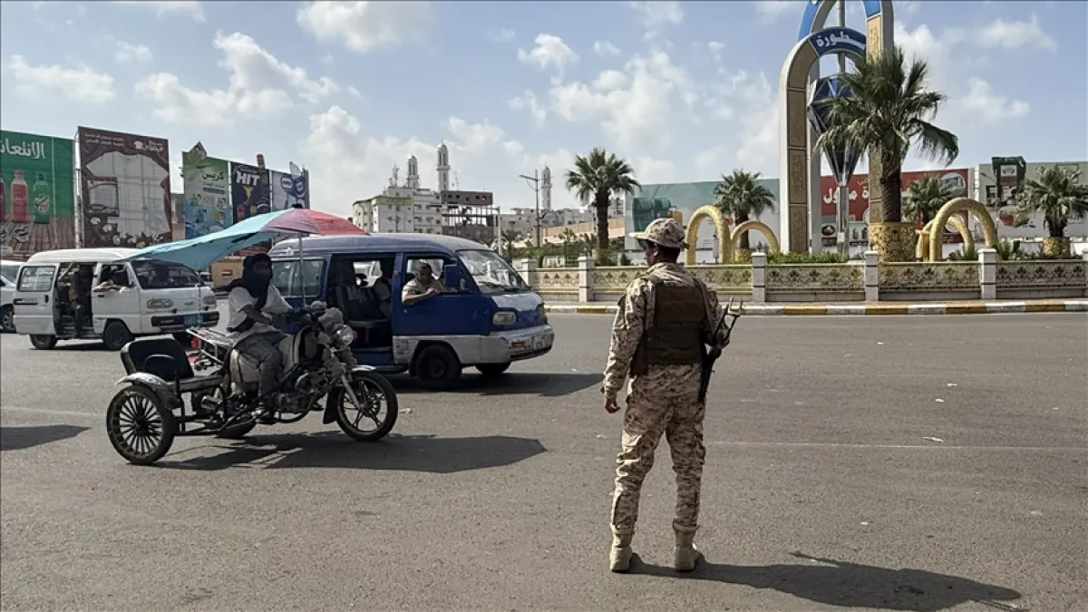اللجنة الأمنية بعدن تقر إجراءات مشددة لضبط الدراجات النارية وإطلاق النار والمركبات المخالفة