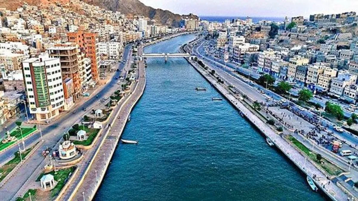 انفجار في ميناء الفحل العماني يتسبب في وقف تحميل النفط الخام