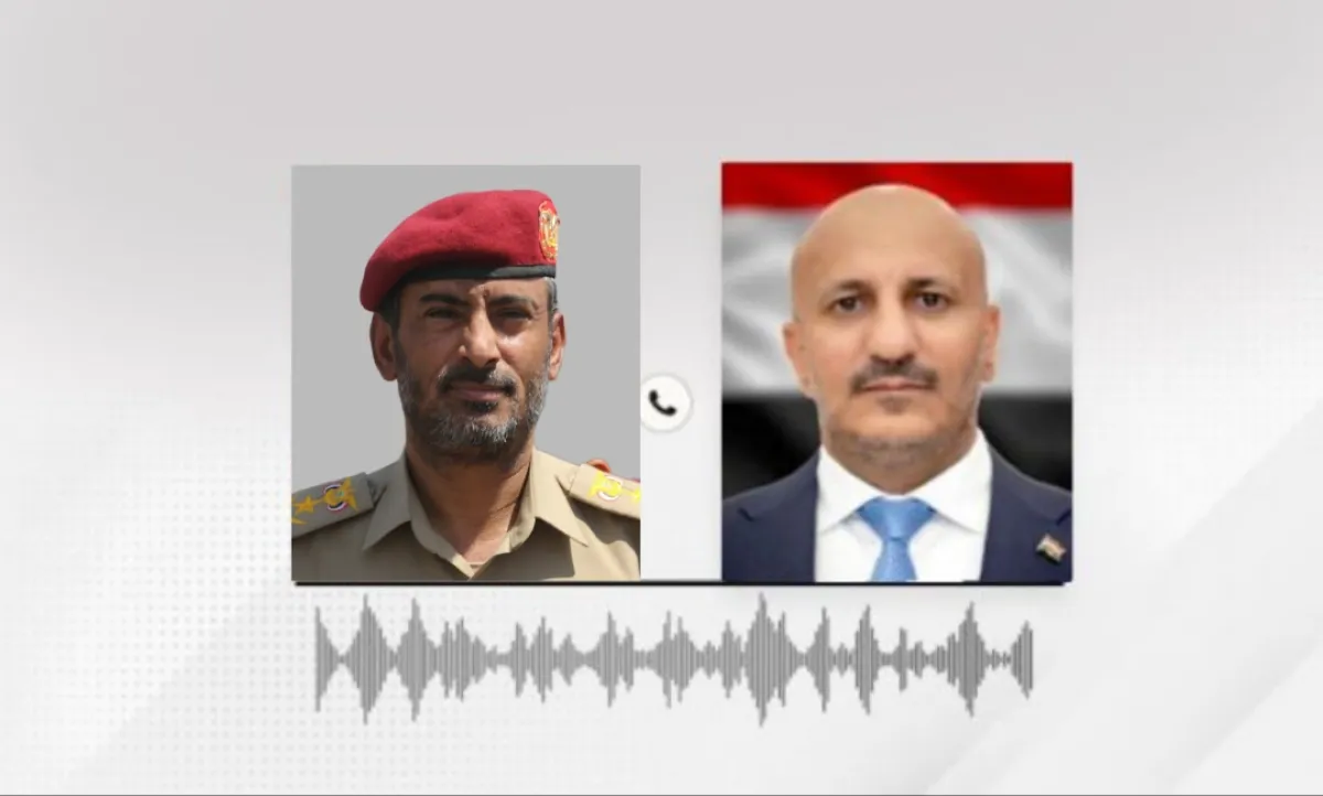 رئيس هيئة الأركان يعزي طارق صالح في استشهاد قائد الفرقة الأولى مقاومة وطنية العميد يحيى وحيش