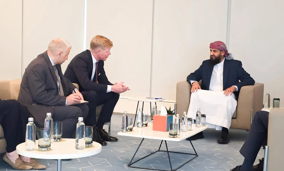 خلال لقائه المبعوث الأممي.. المحرمي: مليشيا الحوثي غير جادة في الانخراط في عملية سلام حقيقية