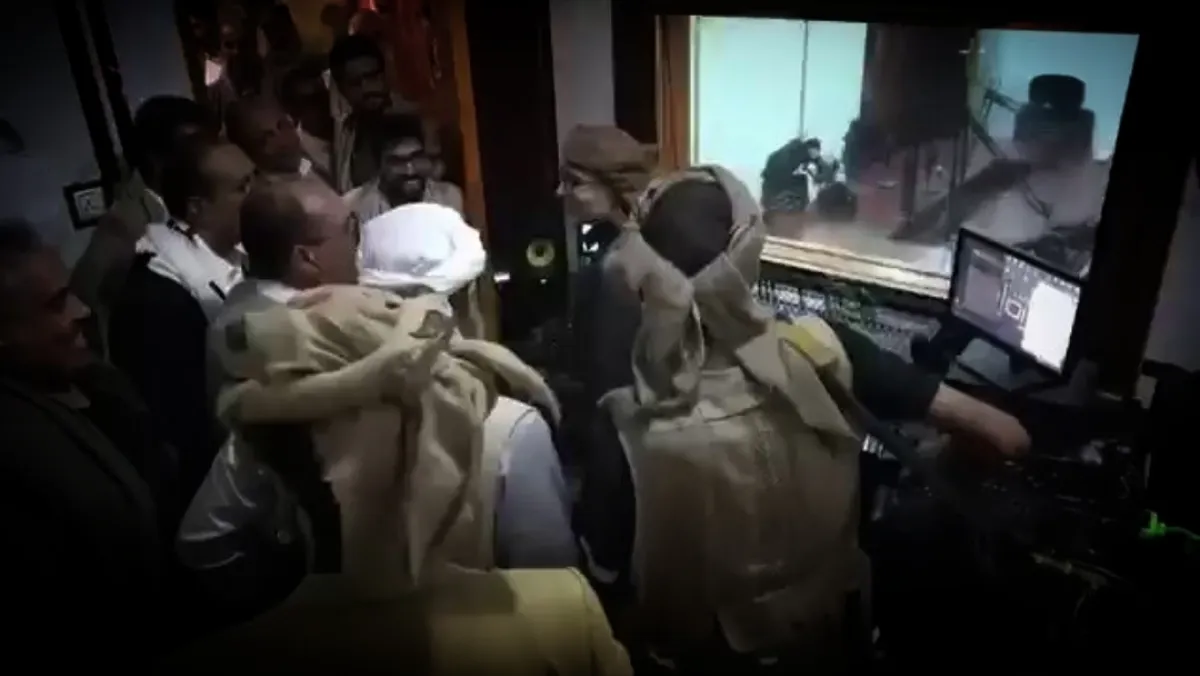 بعد سنوات من الاستيلاء عليه.. مليشيا الحوثي تستثمر منزل شيخ قبَلي في البيضاء