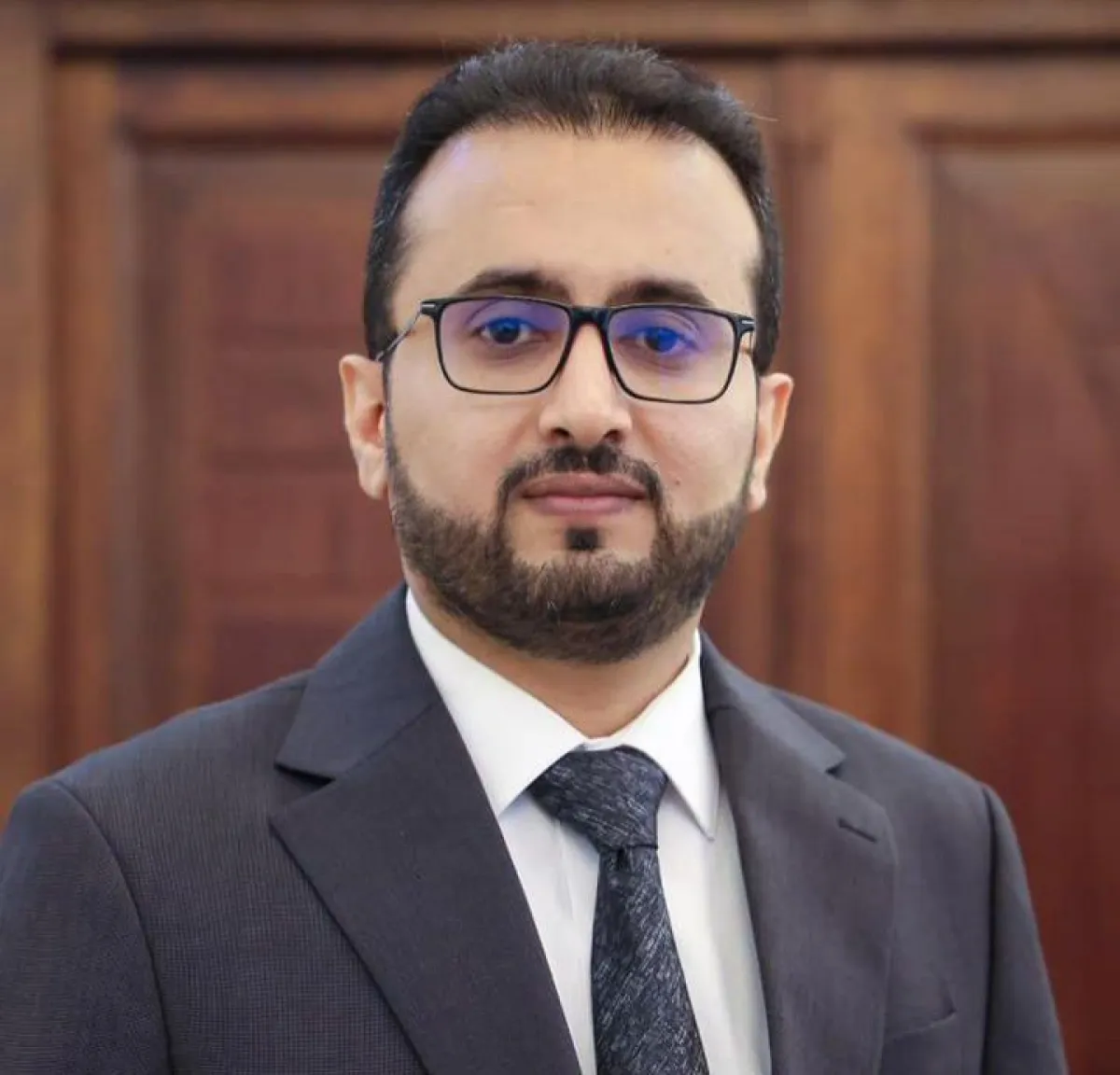 الحكومة تبدأ تنفيذ صرف العلاوات المتأخرة وزيادة 20% لموظفي الدولة