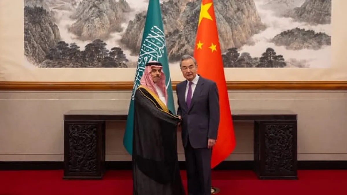 السعودية والصين تؤكدان أهمية أمن الملاحة في مضيق هرمز وتعزيز التنسيق بشأن قضايا المنطقة