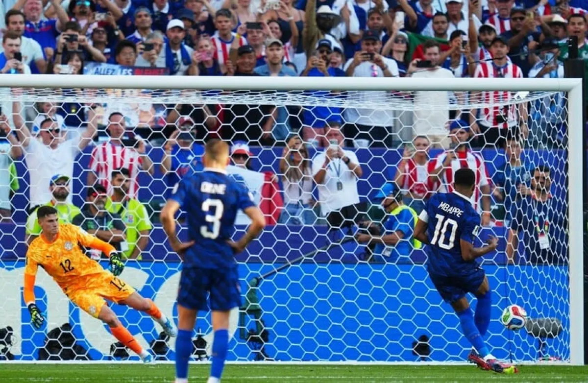 فرنسا تتجاوز باراغواي بهدف مبابي وتضرب موعداً نارياً مع المغرب في ربع النهائي