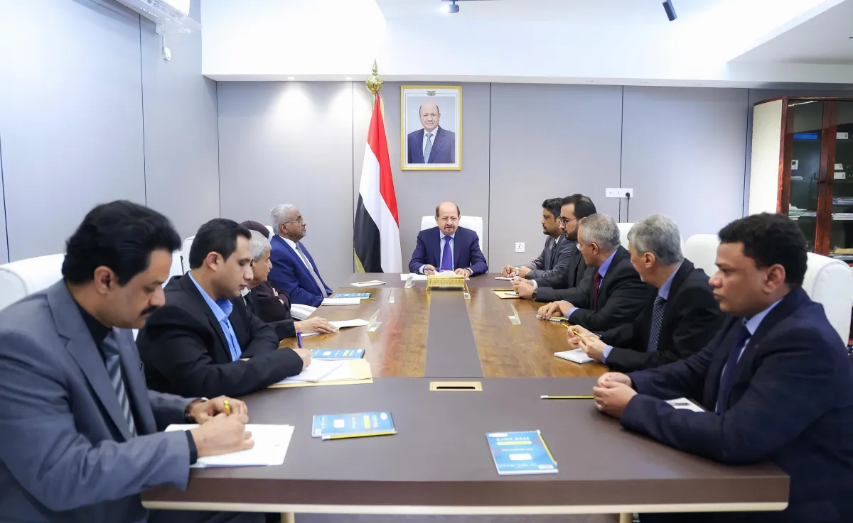 رئيس الوزراء: نقل إدارة الصندوق الاجتماعي إلى عدن قرار سيادي ولن نسمح بابتزاز الحوثيين للمؤسسة