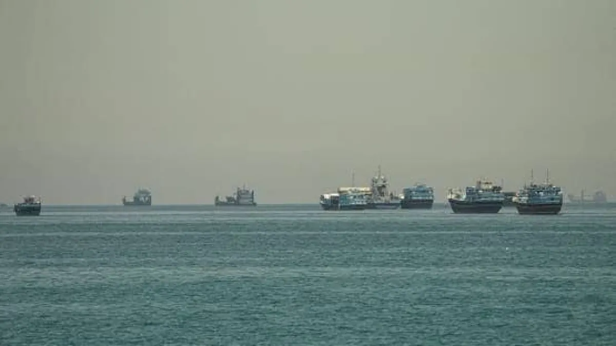 سنتكوم: مضيق هرمز مفتوح وإيران لا تسيطر على الممر المائي