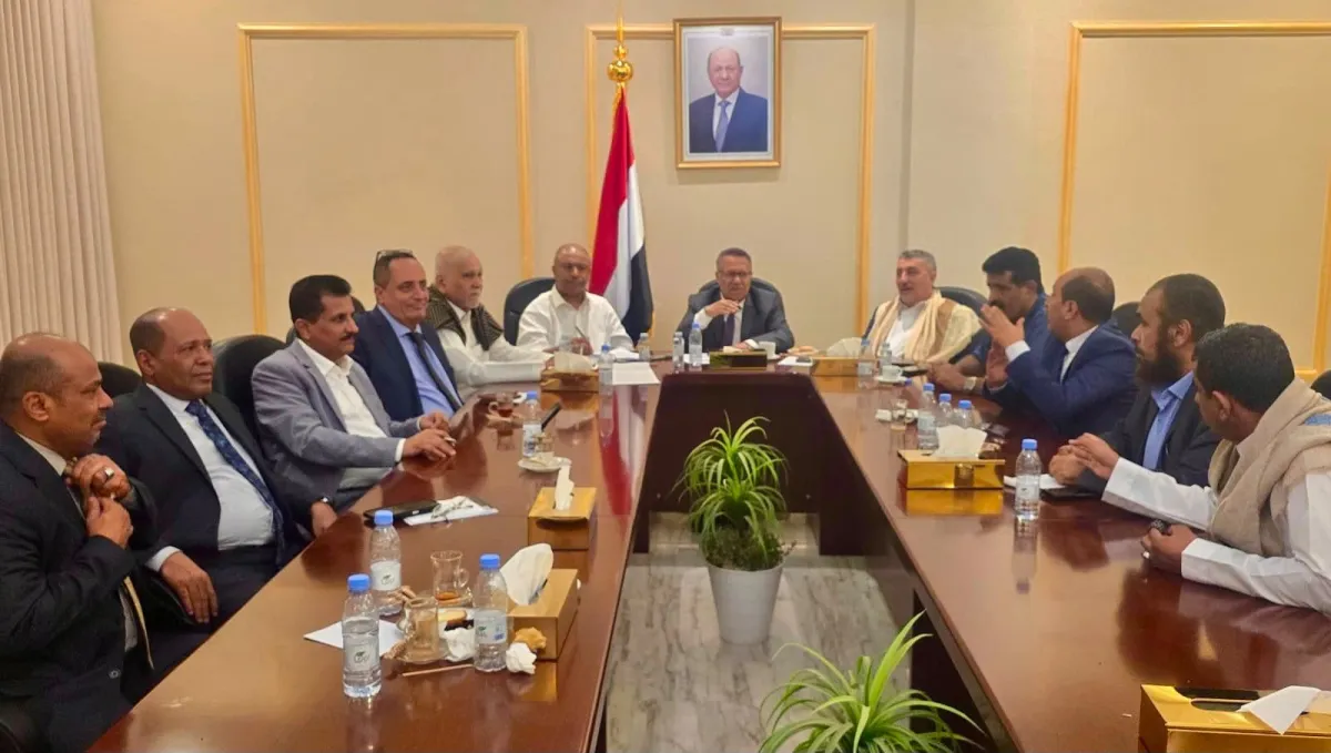 تكتل الأحزاب والمكونات السياسية يؤكد دعمه لإجراءات الدولة لمواجهة اختراقات مليشيا الحوثي