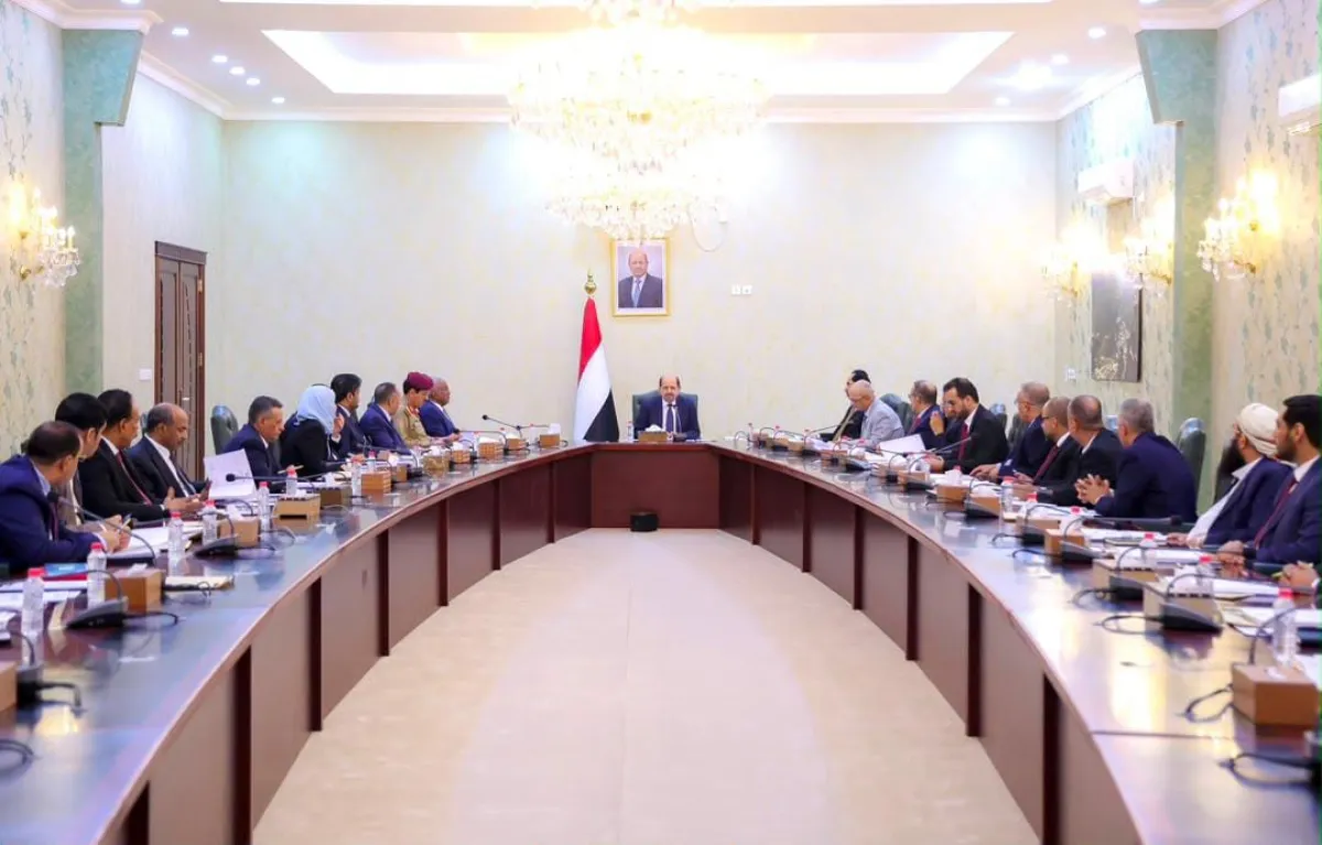مجلس الوزراء يعلن الانعقاد الدائم ويوجه برفع الجاهزية لحماية سيادة اليمن