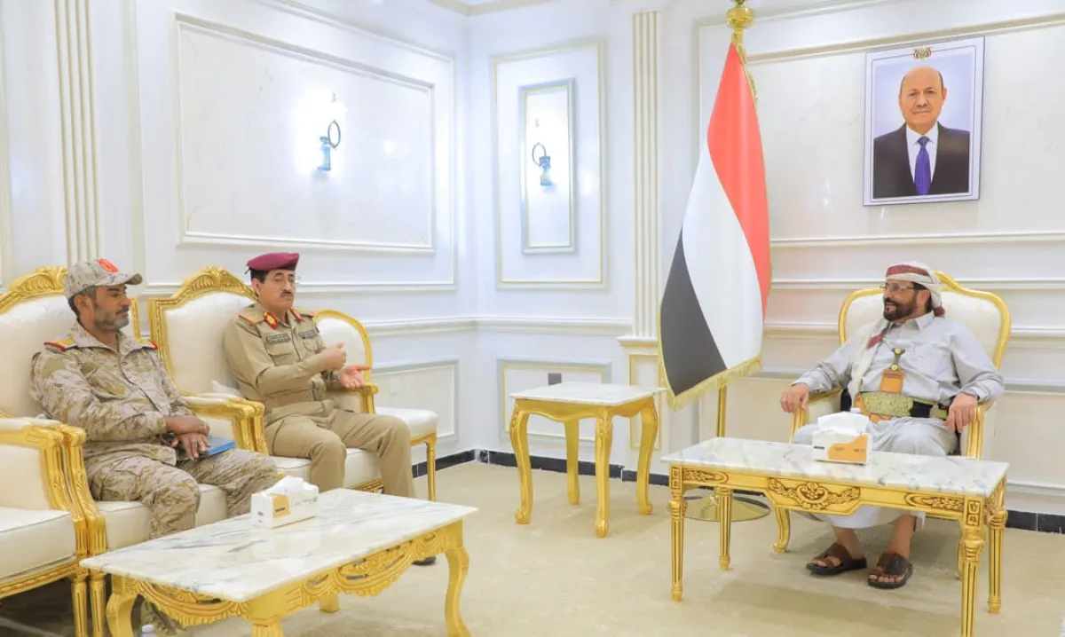 العرادة يشدد على رفع الجاهزية القتالية في كافة المحاور والجبهات
