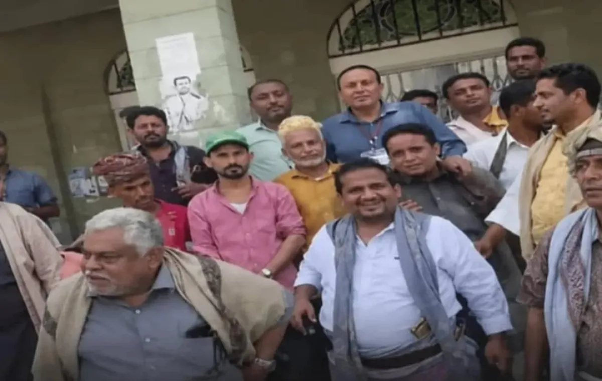 مليشيا الحوثي تفصل 30 موظفاً من أبناء تهامة في فرع شركة الغاز بالحديدة وتستبدلهم بعناصر موالية لها