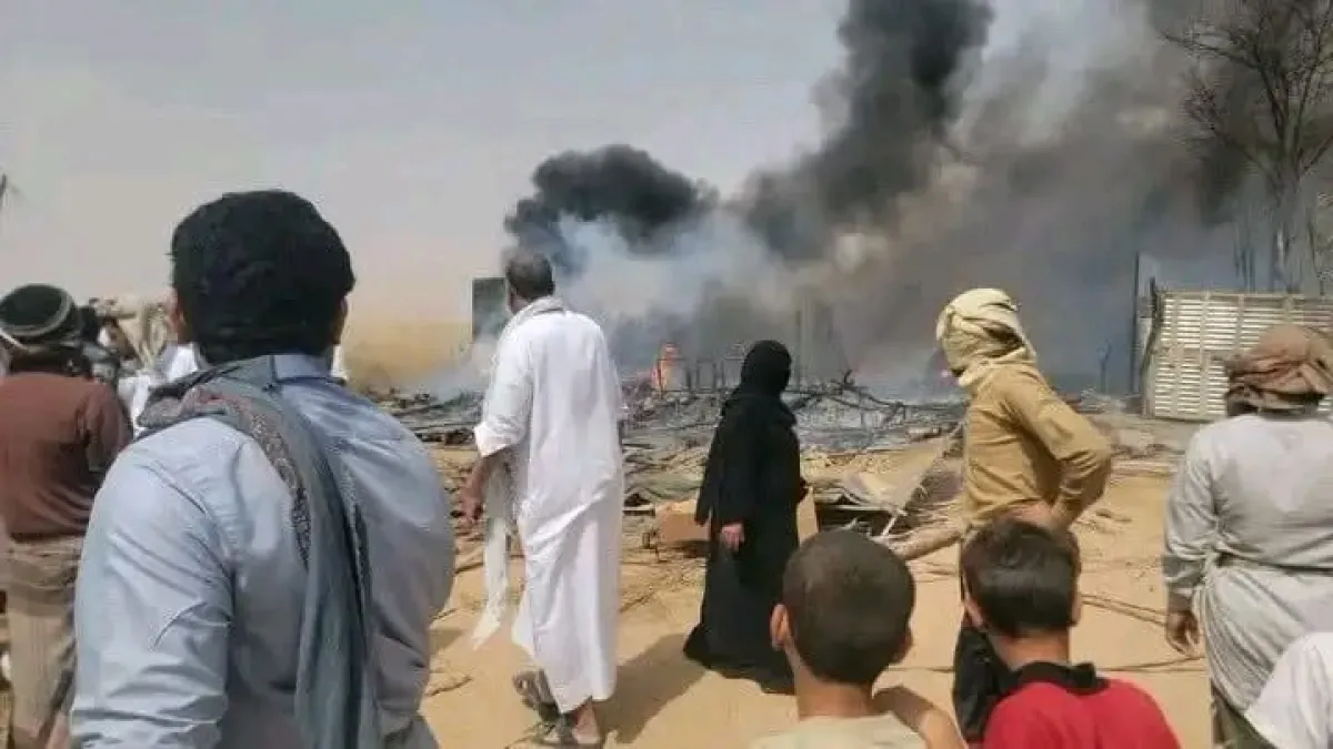 مأرب.. حريق يلتهم مساكن 8 أسر نازحة في مخيم الوحدة ويتركها بلا مأوى