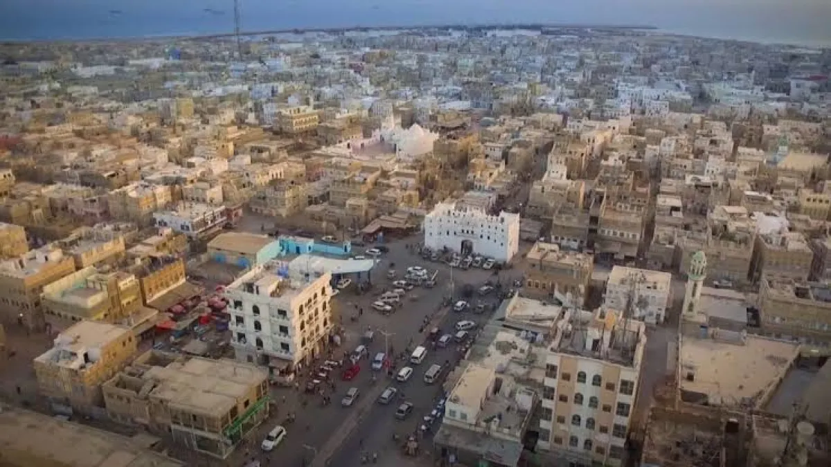 الأمن يضبط ثلاثة متهمين في قضايا قتل وإطلاق نار بحضرموت ولحج