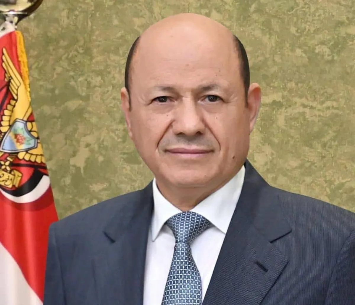 الرئيس العليمي يوجه بالرد الحازم على الهجوم الحوثي ورعاية الجرحى وتكريم الشهداء