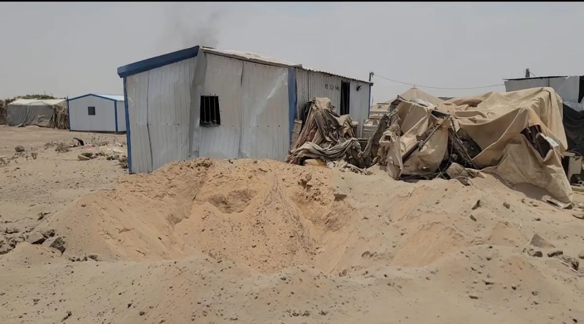 شهيدان و14 جريحًا مدنيا في القصف الحوثي على أحياء ومخيمات النازحين بمأرب