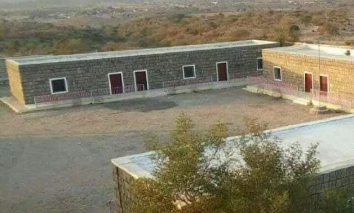 مليشيا الحوثي تستهدف مدرسة شمالي الضالع بطائرة مسيّرة