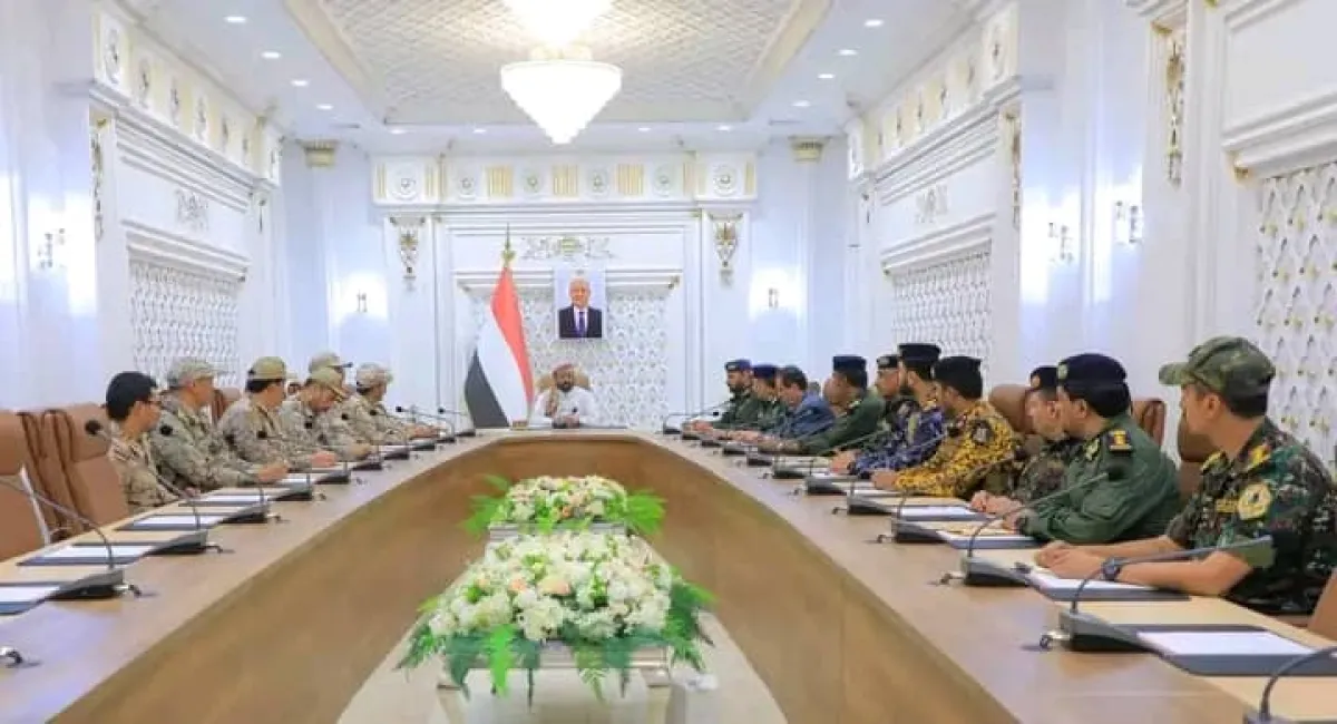 شدد على رفع الجاهزية العسكرية والأمنية في مأرب.. العرادة: الجبهة واحدة في مواجهة الحوثيين
