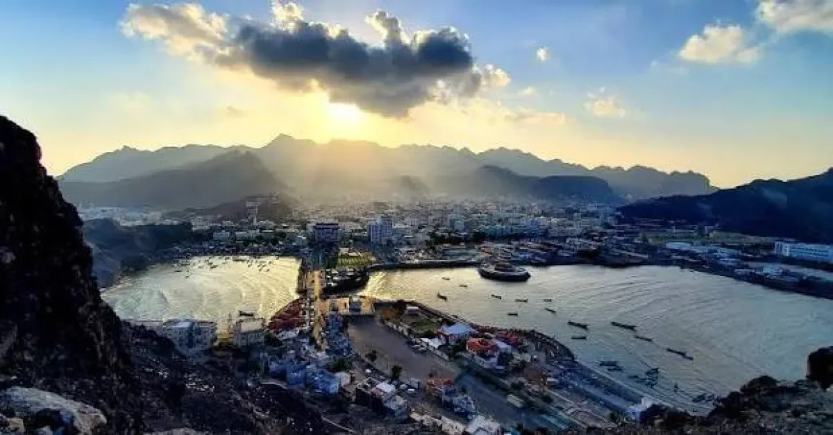 الدفاعات الجوية تتصدى لمسيرات حوثية في أجواء عدن