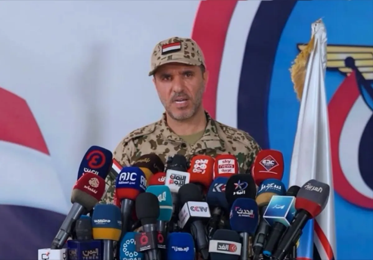 دويد: صواريخ ومسيرات مليشيا الحوثي على المخا خلال أيام تفوق ما أطلقته على إسرائيل طوال عام من حرب غزة