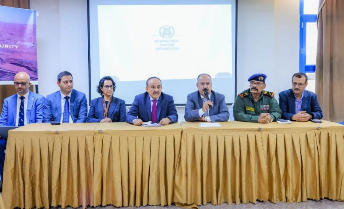 بعد الهجمات على ميناء المخا.. وزير النقل يؤكد ضرورة تشكيل اللجنة الوطنية للأمن البحري لمواجهة التهديدات الحوثية